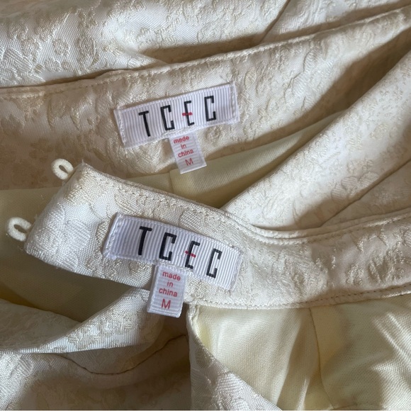 TCEC- SZ M Cream Organza Peplum Floral Brocade Top and Shorts Set - Picture 8 of 8